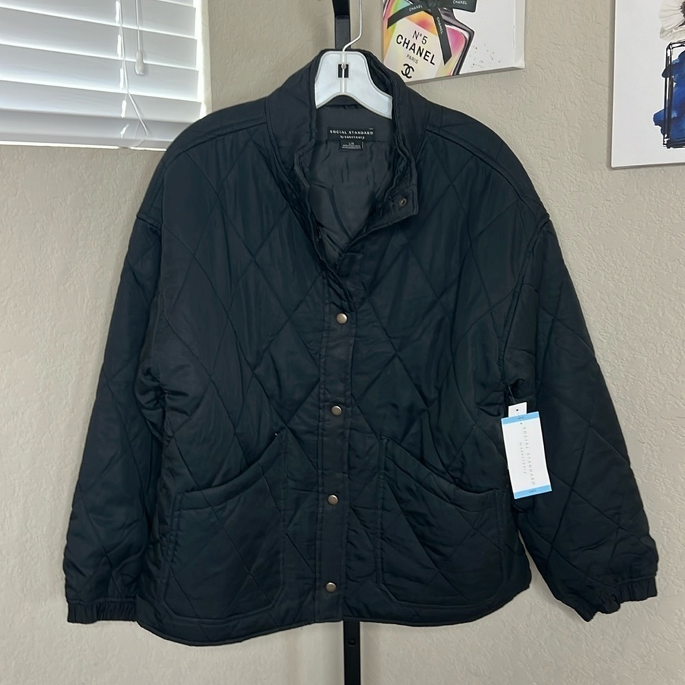 550 - Social Standard By Sanctuary NWT Black Puffer Jacket Size Large